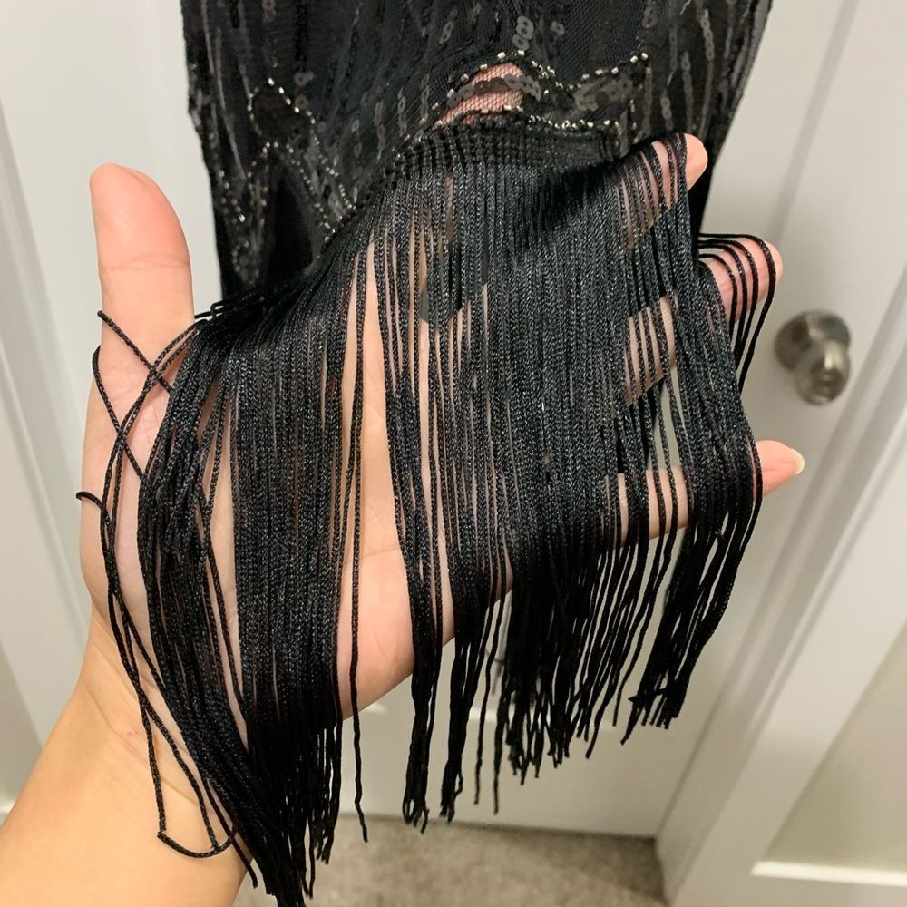 Vintage Style "Great Gatsby" Sequined Fringed Flapper. Great for Halloween - Picture 12 of 16